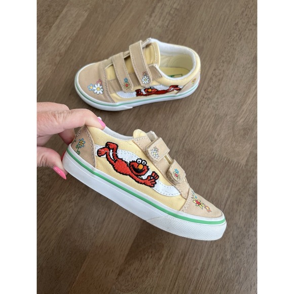 Vans x Sesame Street Elmo World Go Around Old Skool Boys Girls Kids Size 10‎ - Picture 1 of 11